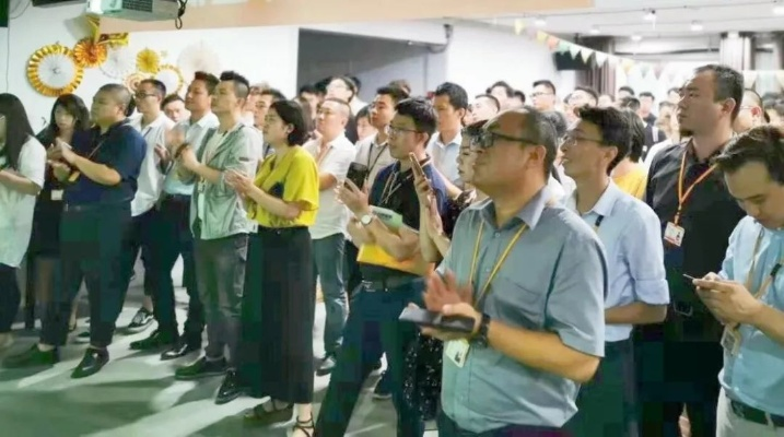 (凌翅九霄,问鼎苍穹什么意思)凌志九霄问鼎苍穹,挑战极限,突破自我,勇攀巅峰。