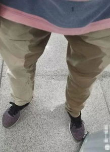 (尿憋得扭来扭去尿裤子了,忍不住的原因是什么)尿憋得扭来扭去尿裤子了,忍不住的原因是什么?