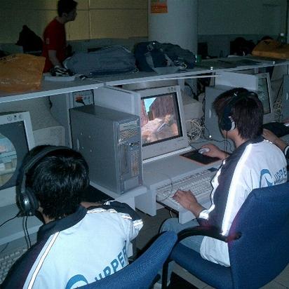 CS反恐精英手机版旧版下载|CS反恐精英手机版旧版安装教程及游戏体验分享