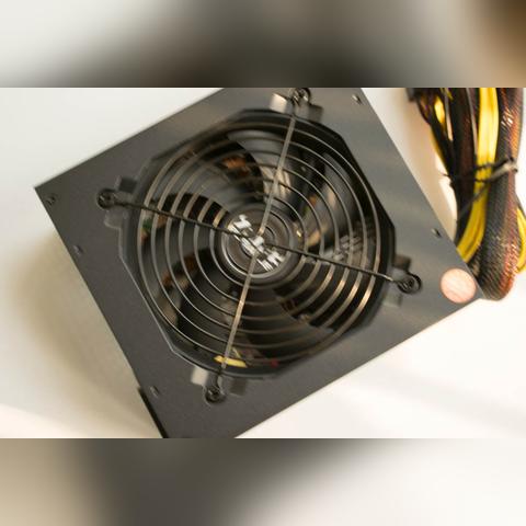 如何准确判断笔记本电脑功率大小？功率指标如何影响电脑性能表现？