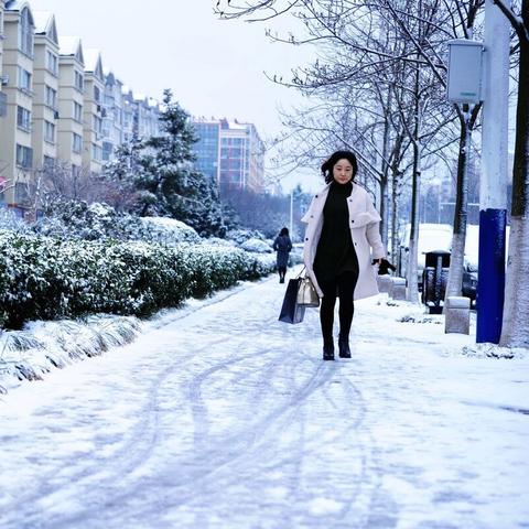 (干雪和湿雪哪个美)湿雪和干雪的特点及区别详解