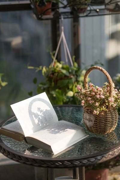 好好相遇，慢慢生活：用心感受每一个瞬间，珍惜每一次邂逅，享受每一天的宁静。