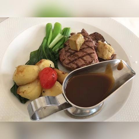 (如何做牛排炖土豆)学会做牛排炖土豆，简单又美味的家常美食制作技巧