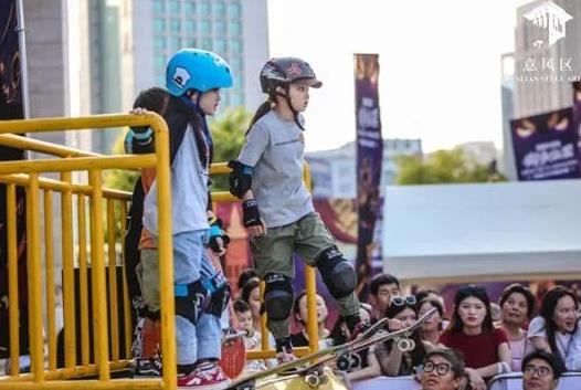 (滑板跑酷 skating street)挑战极限！滑板英雄跑酷2带来全新挑战与刺激的极限狂欢！