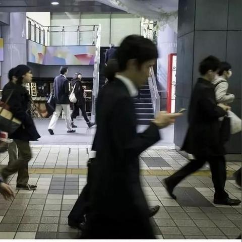 (电脑 突然自动关机)电脑突然自动关机了怎么办？详解故障排查与解决方法指南