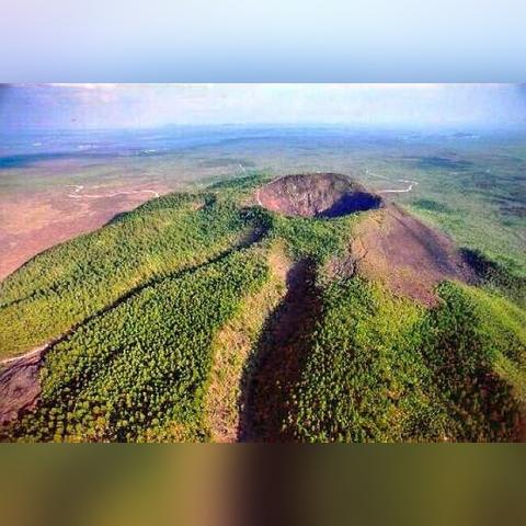 探秘：掉进岩浆里会发生怎样惊人的变化？科学解读岩浆对物体的影响