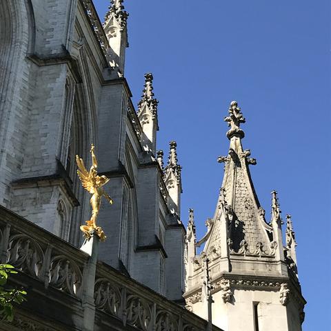 (高塔攻略)探索神秘古堡，高塔尖塔手游带您挑战无尽谜题与危险