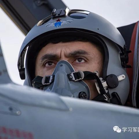 利剑守卫攻城：打造刺激创新的微信小程序游戏脚本