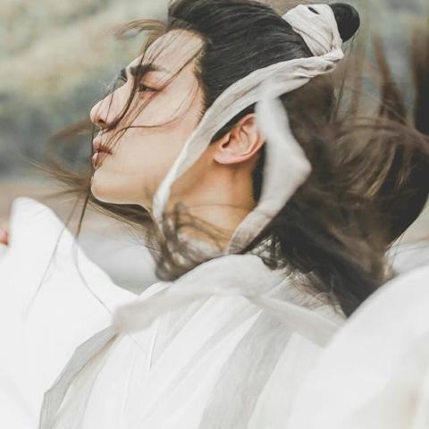 (我真不是不是仙二代)揭秘真实生活：我真不是仙二代，只是平凡人的明月地上霜