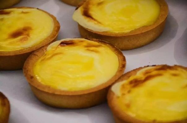 别抢我蛋挞！只有我才享受那醇香的口感和甜甜的滋味