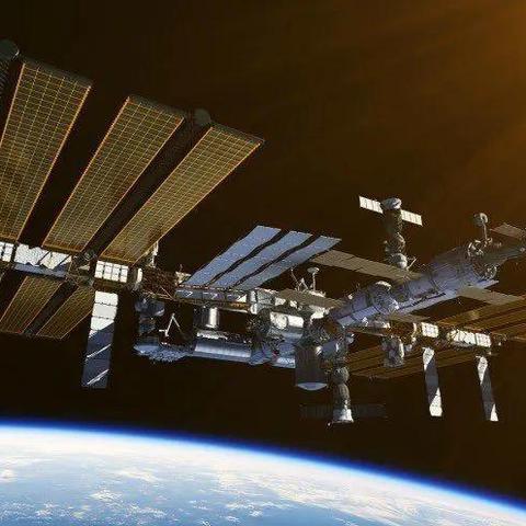 (神舟系列载人航天飞船的发展历程)探寻中国神舟飞船发展历程：从梦想到现实的探索之路