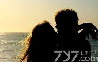 (和你恋爱什么的应该是不可能的插画)和你恋爱，是我生命中最不可能的事情，却又最难以割舍。