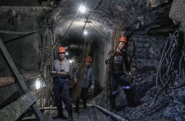 矿洞工作一天赚多少？探讨矿工在矿洞工作时的收入情况及其影响因素