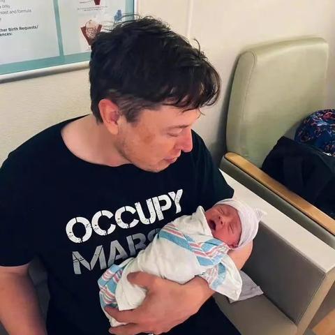 (特斯拉的创始人马斯克的母亲)特斯拉创始人马斯克的老婆是一万卡吗？近日疑云揭秘