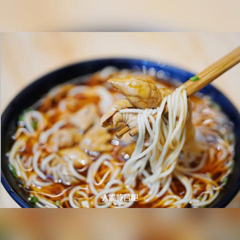 (熬红汤需要什么材料)学会如何熬红汤，打造开面馆特色美食