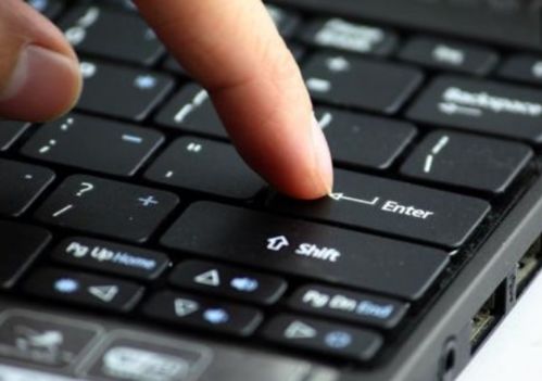 遇到笔记本电脑键盘无法使用的情况该如何处理？详细解决方案大揭秘