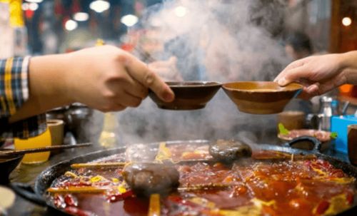 吃火锅是什么暗示?暗示了我们的生活中需要多一些热情和交流。 吃火锅是什么暗示?暗示了我们的生活中需要多一些热情和交流。