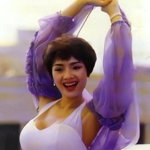 请给我分享一下斯拉最新车型的详细信息和点评,让我更深入了解它的魅力所在! 请给我分享一下斯拉最新车型的详细信息和点评,让我更深入了解它的魅力所在!