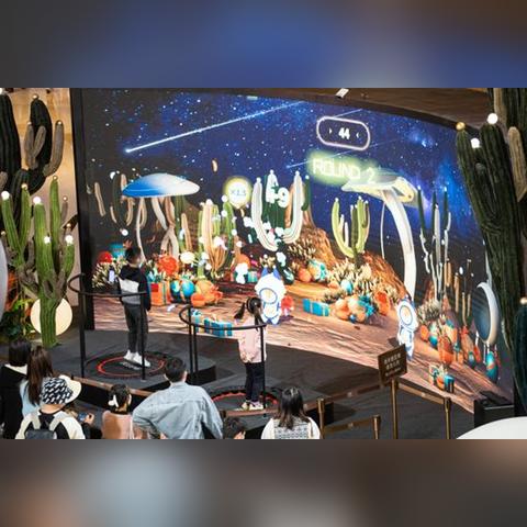 时空旅人白日看月：穿越时光的旅程，探寻宇宙奥秘，寻找月球的秘密之旅