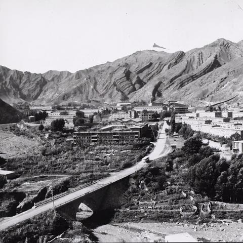 (啪嗒砰英雄)啪嗒砰战士：勇敢无畏，誓守护家园，保家卫国，永不退缩。