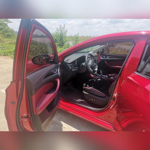 (15款长安逸动口碑)15款长安逸动：性能强劲、内饰豪华，让您彰显品味与风采