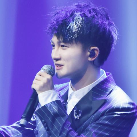 (电脑键盘钢琴谱子)电脑键盘钢琴曲谱教程：玫瑰少年音乐创作与练习指南