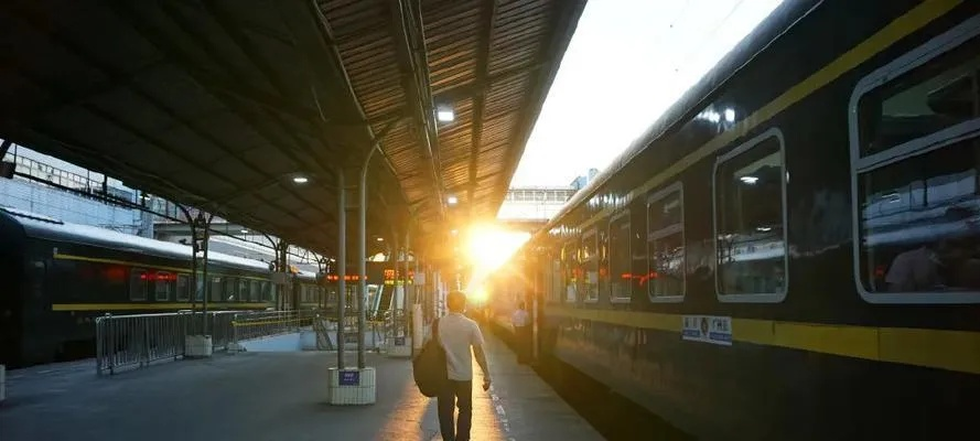 (当火车鸣笛3秒真相)当火车鸣笛三秒到底讲了什么？探寻犹如铁轨般回响的真相