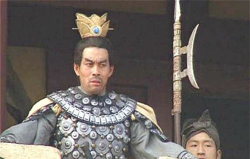 关公对联:英雄豪迈,武艺过人,手持青龙刀,战功彪炳,万世凌烟阁,名垂千古。 关公对联:英雄豪迈,武艺过人,手持青龙刀,战功彪炳,万世凌烟阁,名垂千古。