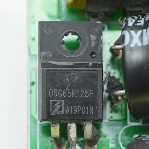 (ff内置修改器破解版)超级便捷的FF内置修改器MOD版，轻松解锁游戏潜力